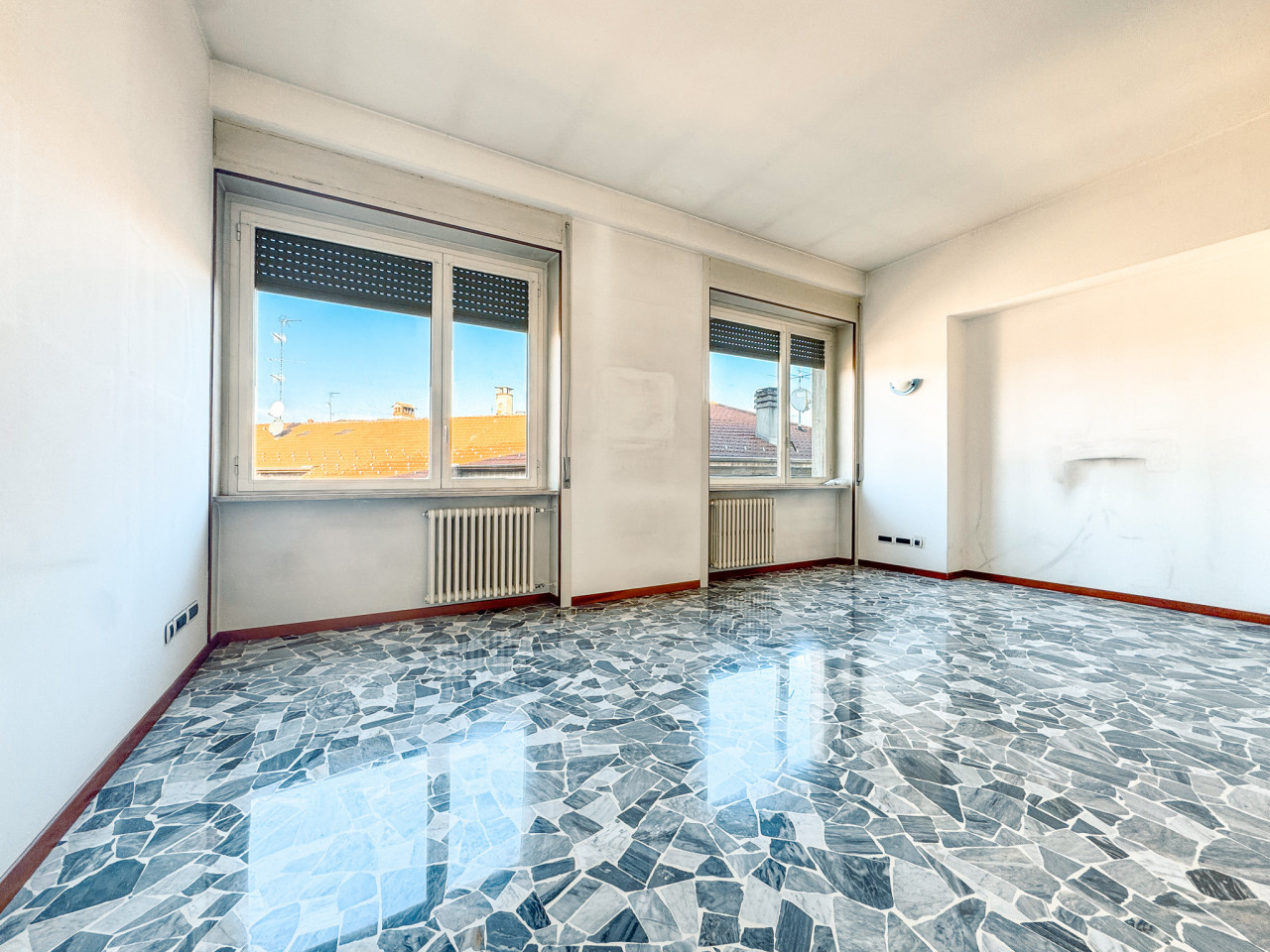 000__000__vendita-appartamento-borgomanero-soggiorno1_wmk_0