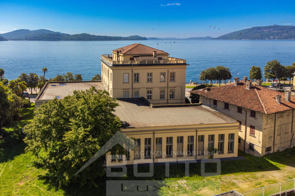 Attico in vendita a Intra, con vista sul Lago Maggiore