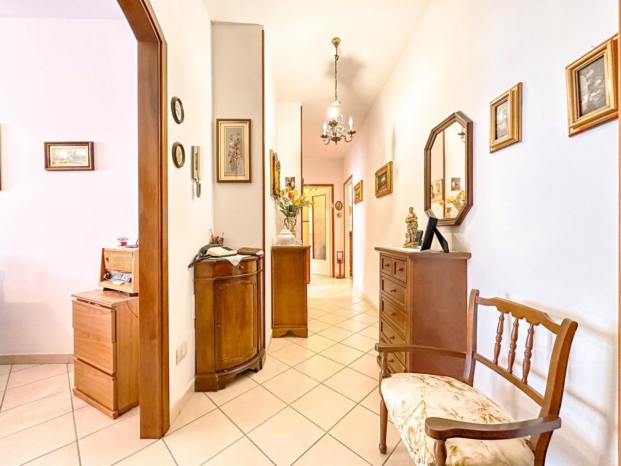 000__appartamento-vendita-borgosesia-corridoio