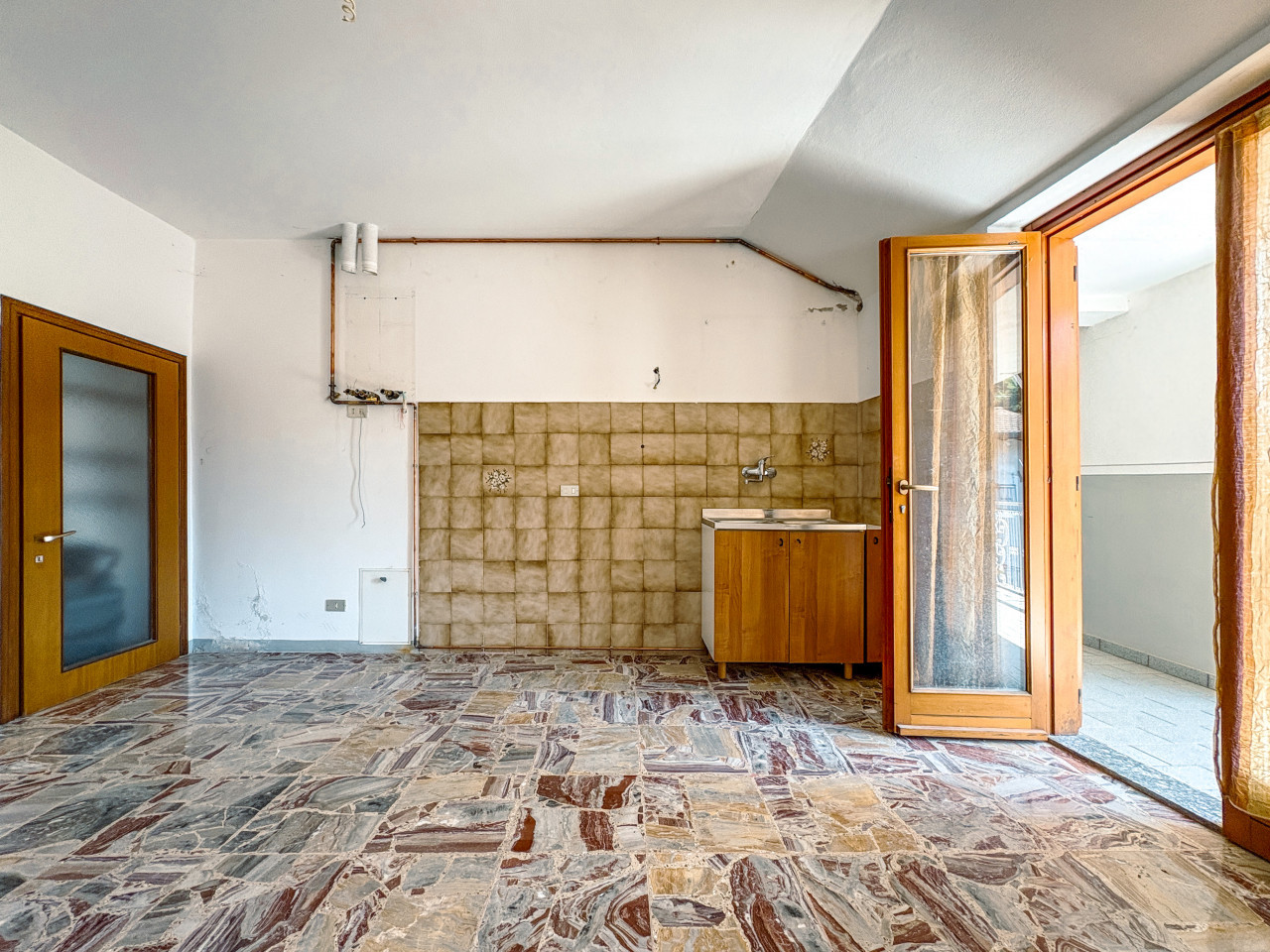000__appartamento-vendita-brovello-stanza22_wmk_0