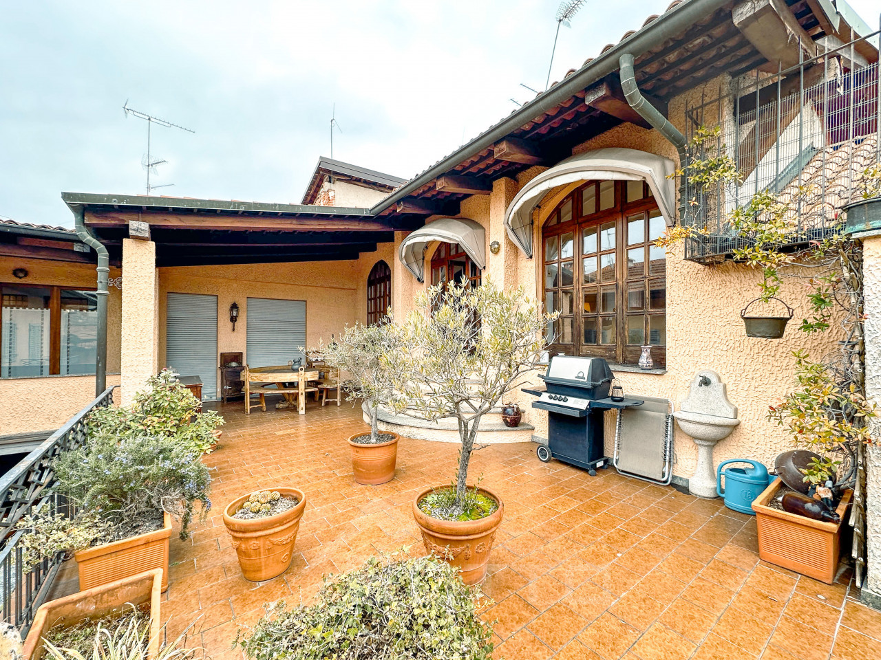 000__appartamento-vendita-gattinara-esterno_wmk_0