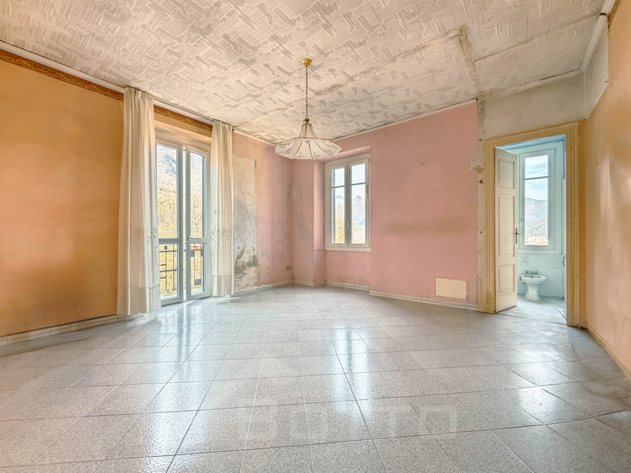 000__appartamento-vendita-gravellona-soggiorno_wmk_0