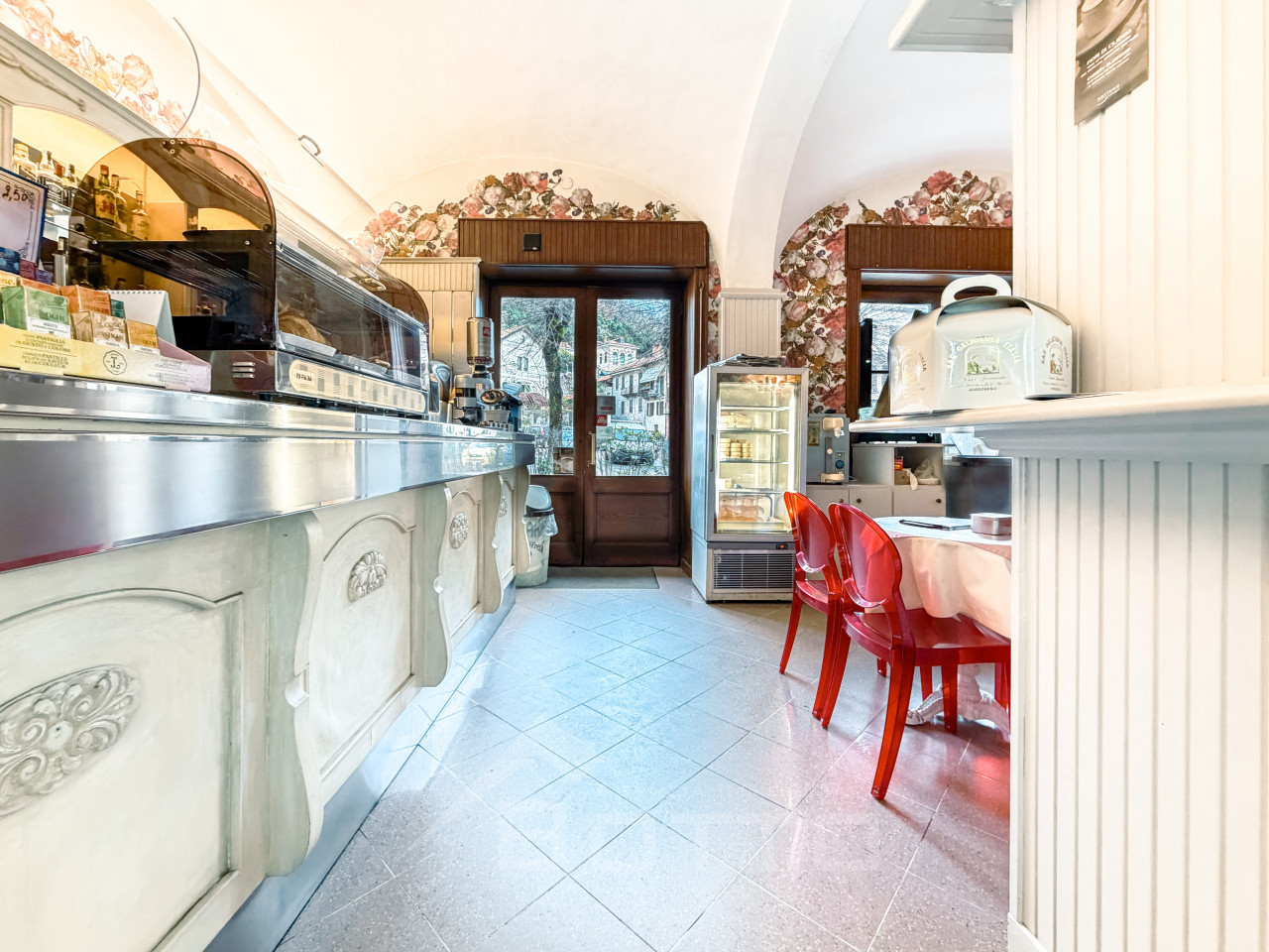 000__bar-vendita-borgosesia-sala7_wmk_0