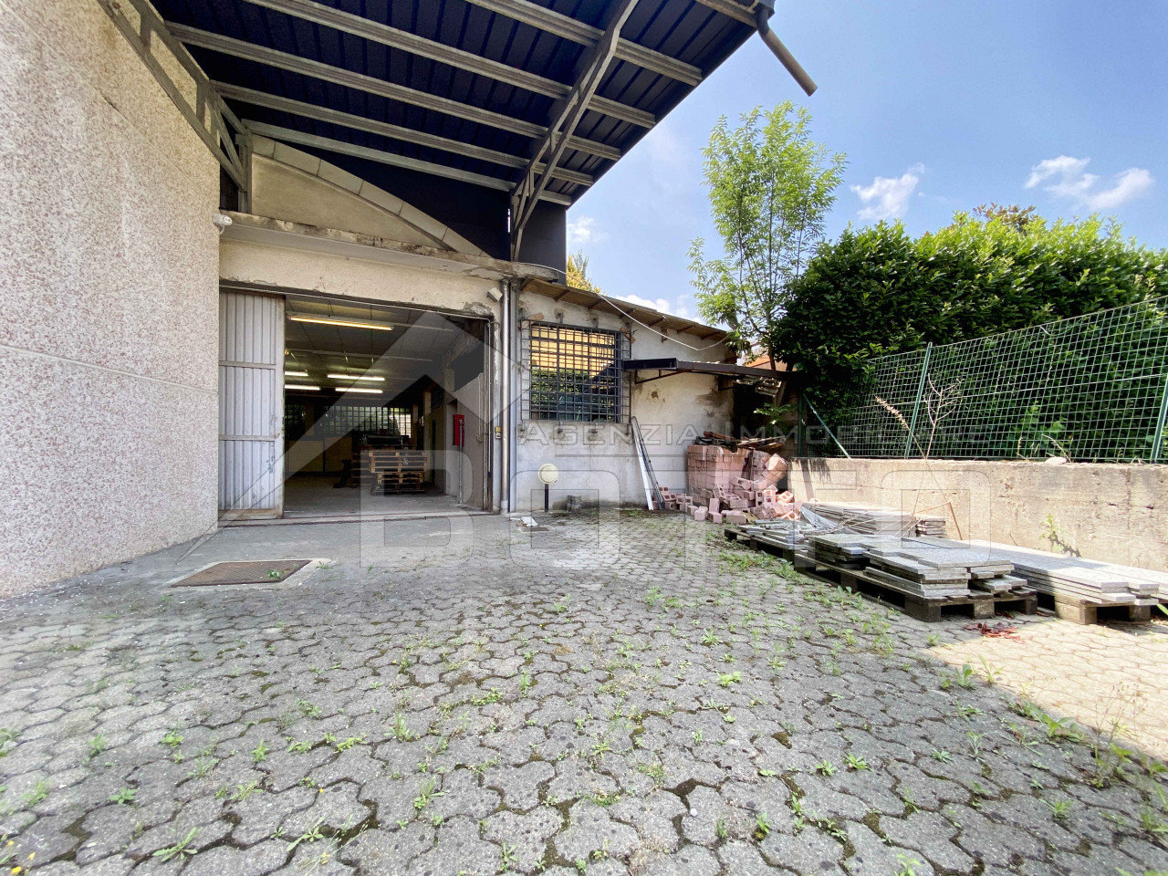 000__capannone-vendita-gargallo-portone