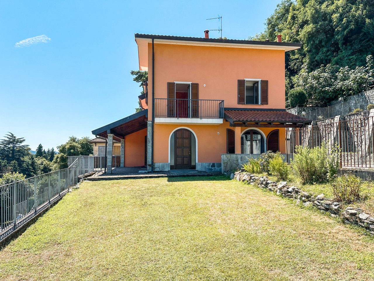 000__casa-vendita-baveno-giardino_wmk_0