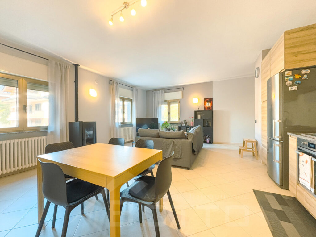 Palazzo in vendita a Bogogno, ottimo investimento
