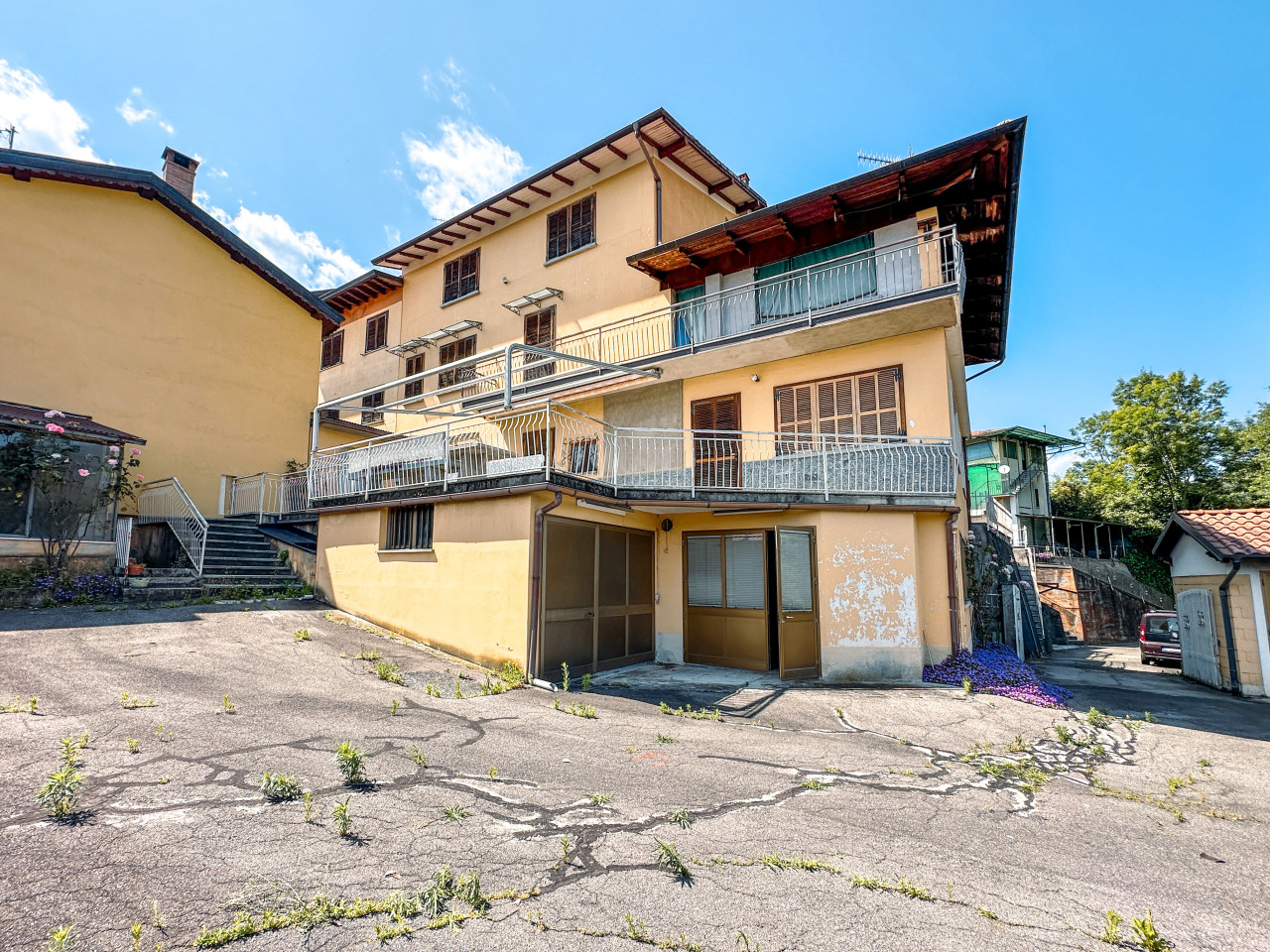 000__casa-vendita-crabbia-cortile