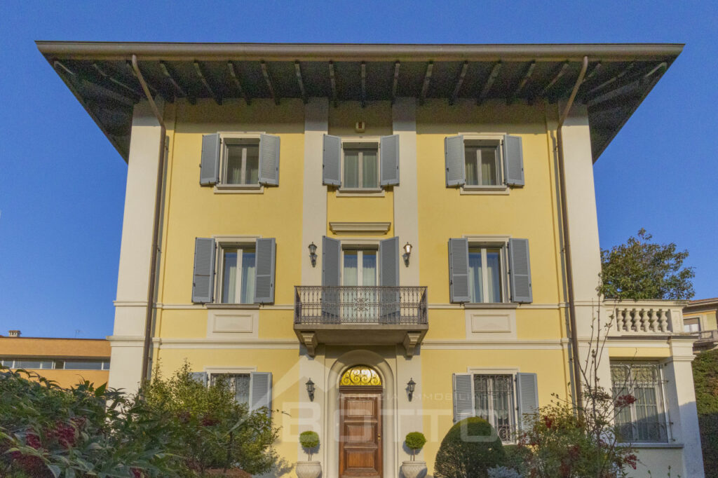 Villa in vendita a Grignasco, zona centrale