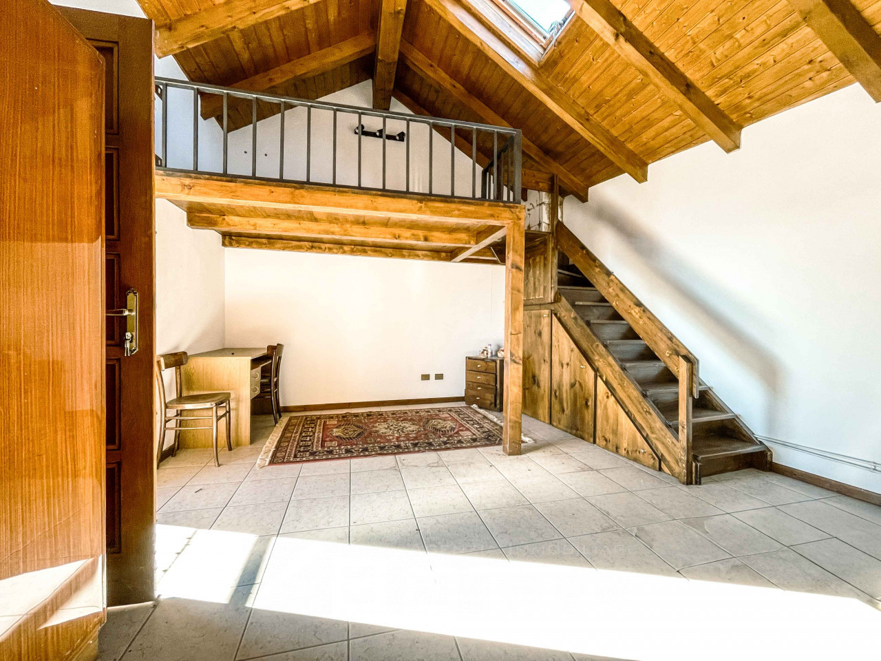 000__casa-vendita-madonna-del-sasso-camera6_wmk_0