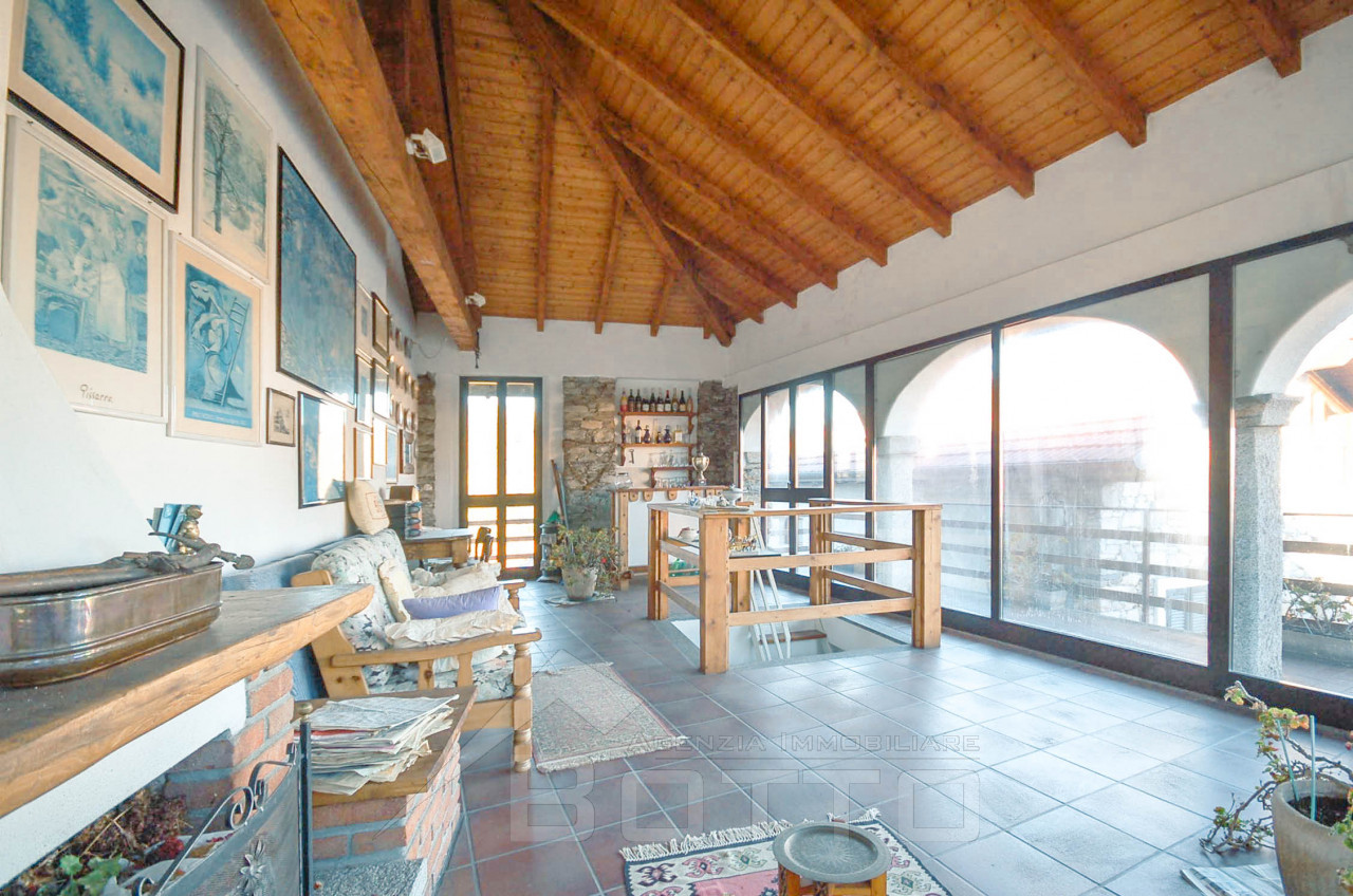 000__casa-vendita-madonna-sasso-soggiorno1