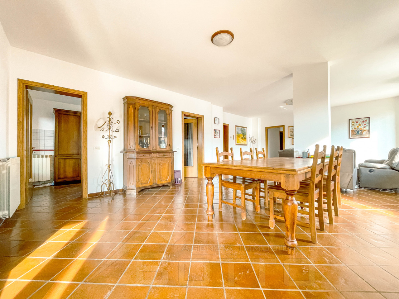 000__casa-vendita-suno-salotto3_wmk_0
