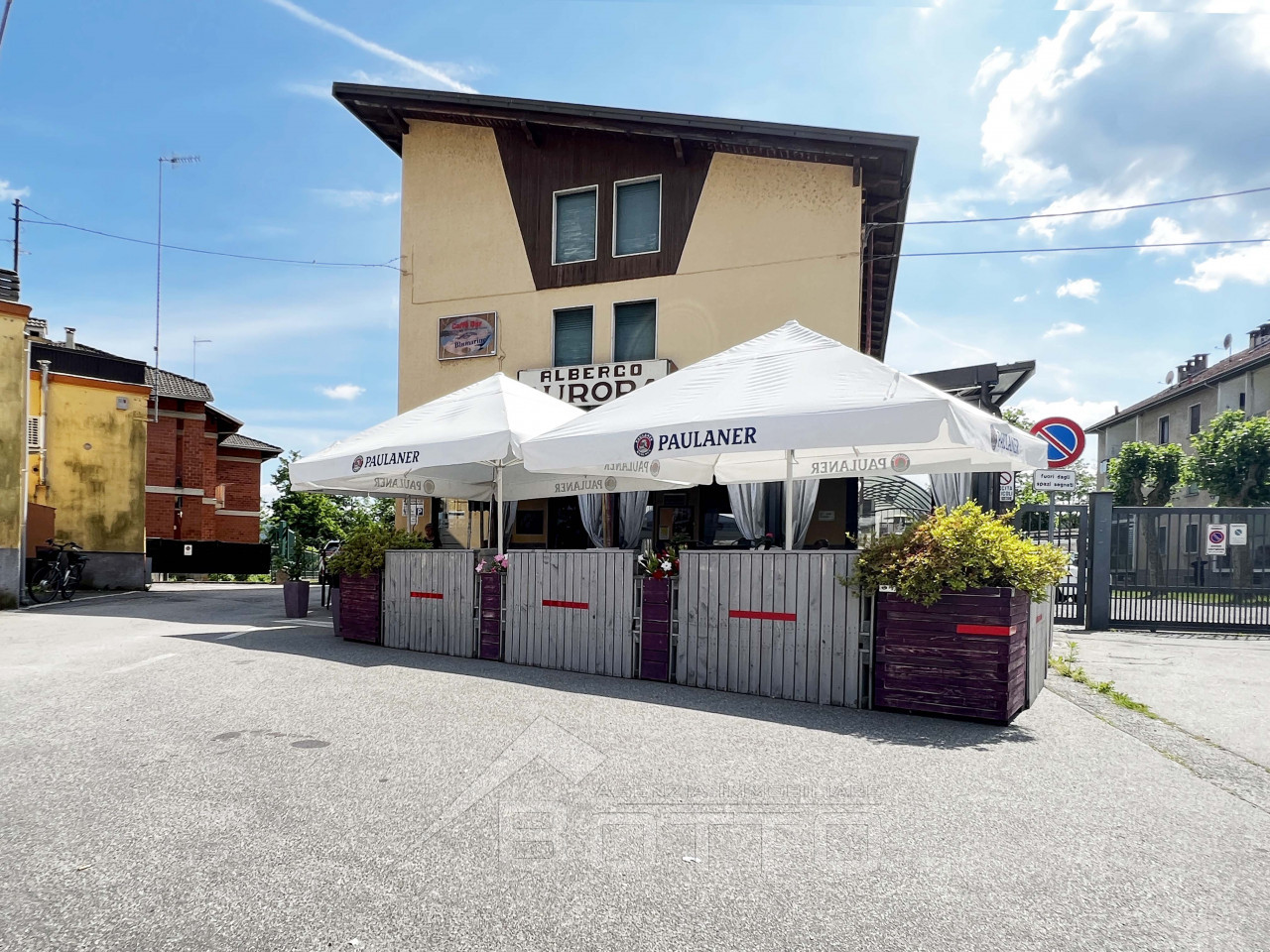 000__hotel-vendita-grignasco-esterno