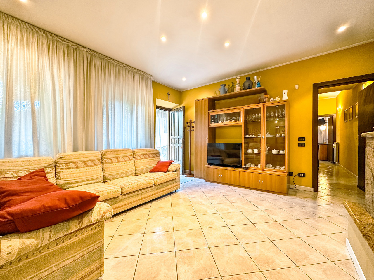 000__vendita-appartamento-grignasco-salotto_wmk_0