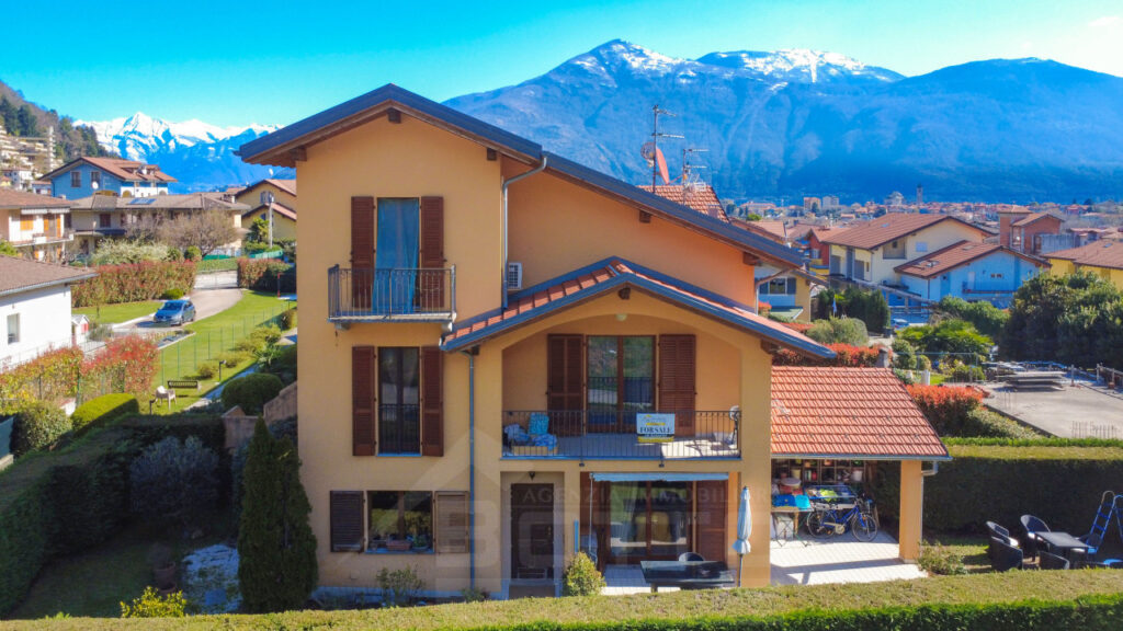 Villa a schiera in vendita a Cannobio, con giardino