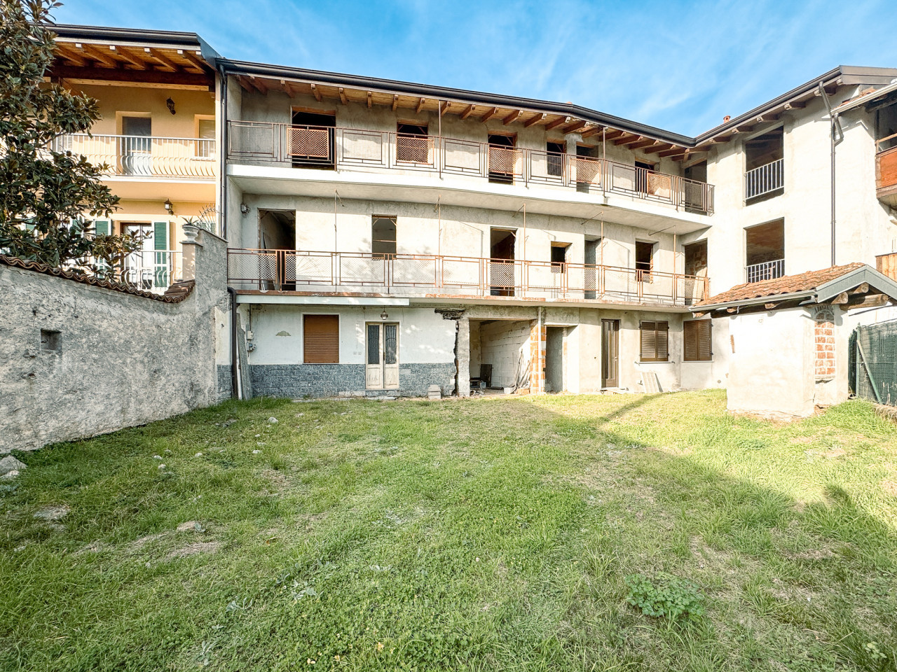 000__vendita-rustico-paruzzaro-facciata1_wmk_0