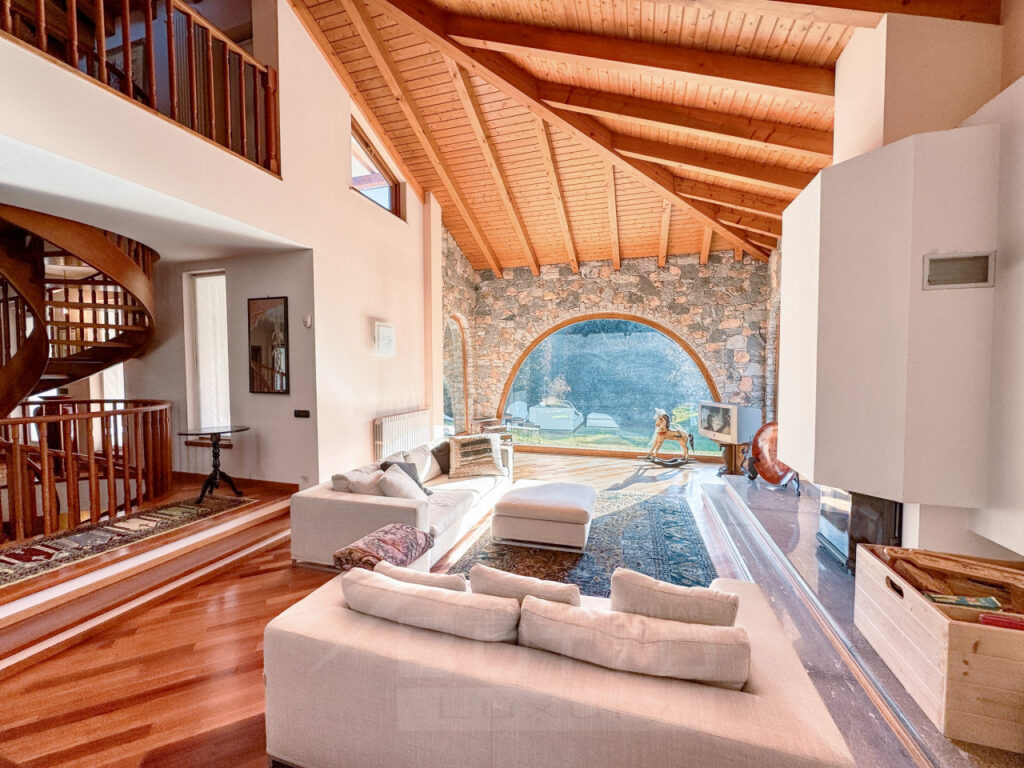 Villa in vendita a Invorio, con piscina
