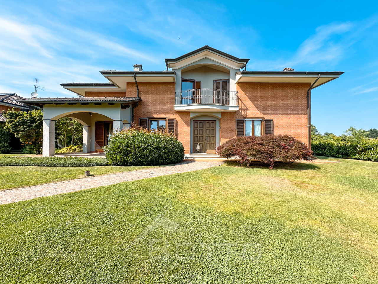 000__villa-gattinara-vendita-esterno2_wmk_0