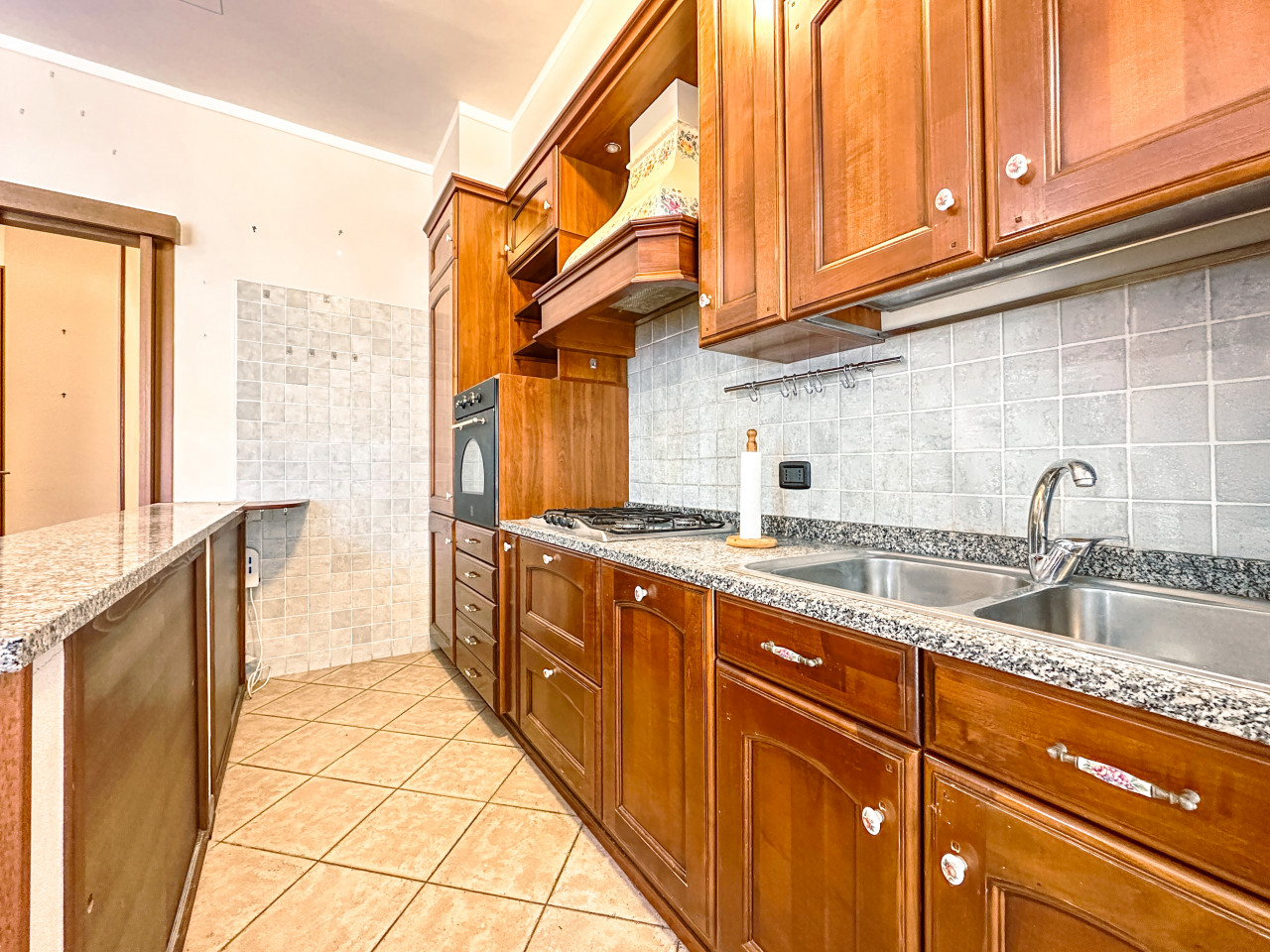 001__appartamento-vendita-borgosesia-cucina12