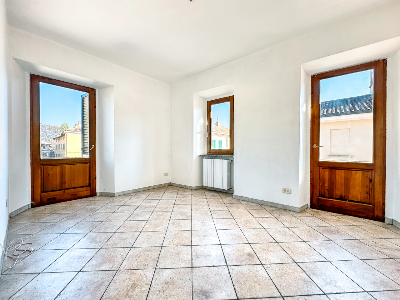 001__casa-vendita-cavallirio-stanza4