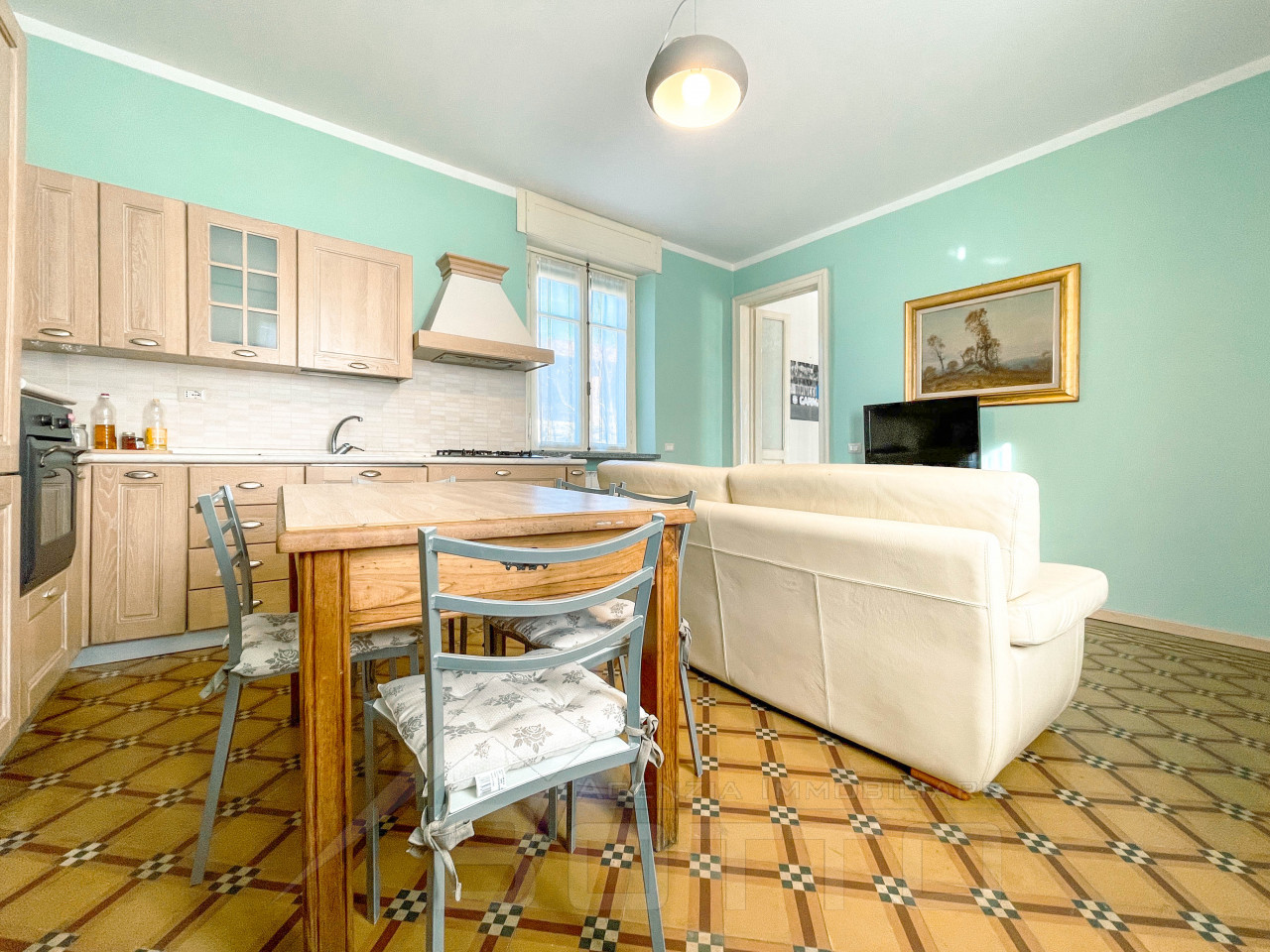 001__casa-vendita-sorisos-sofa2