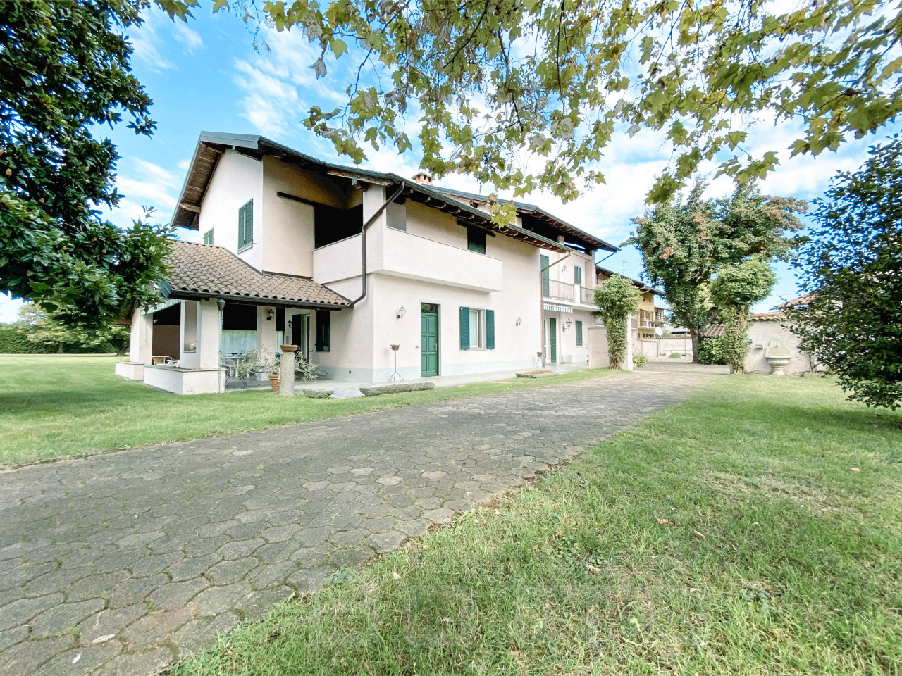 001__casa-vendita-suno-esterno