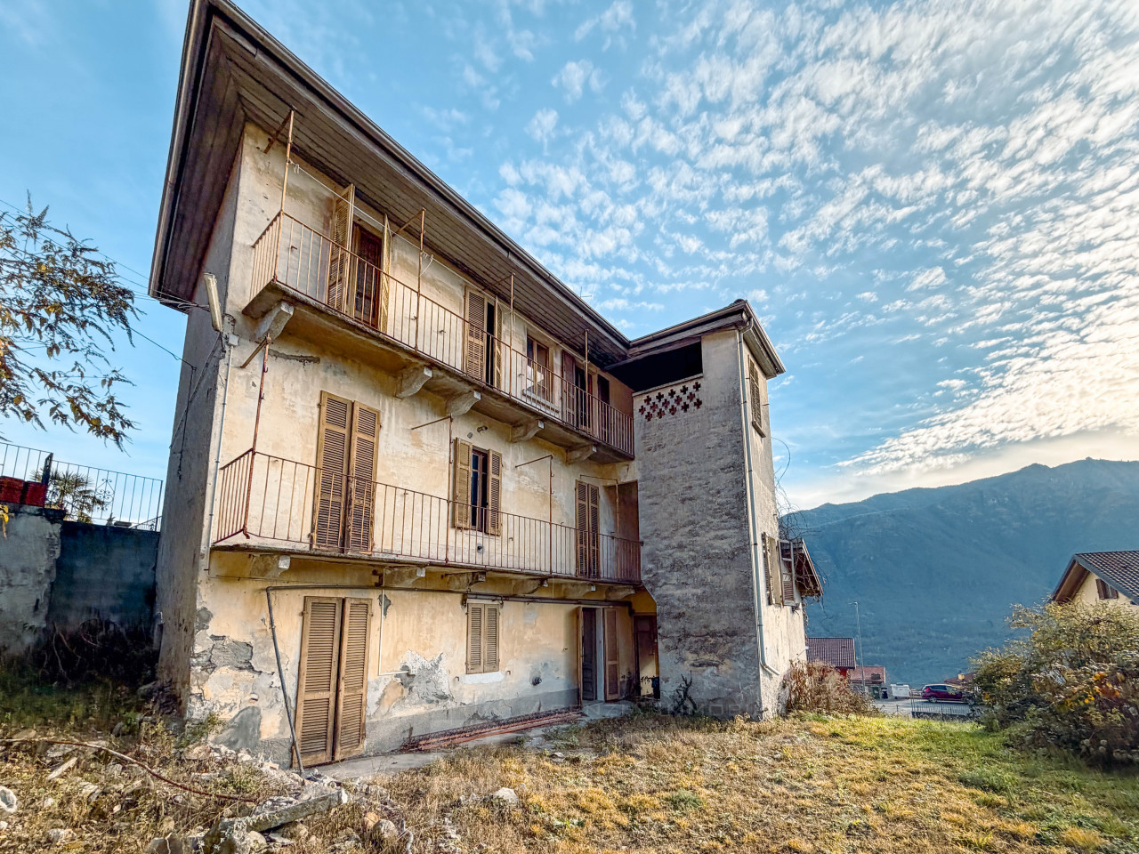 001__rustico-vendita-casale-corte-cerro-esterno5_wmk_0
