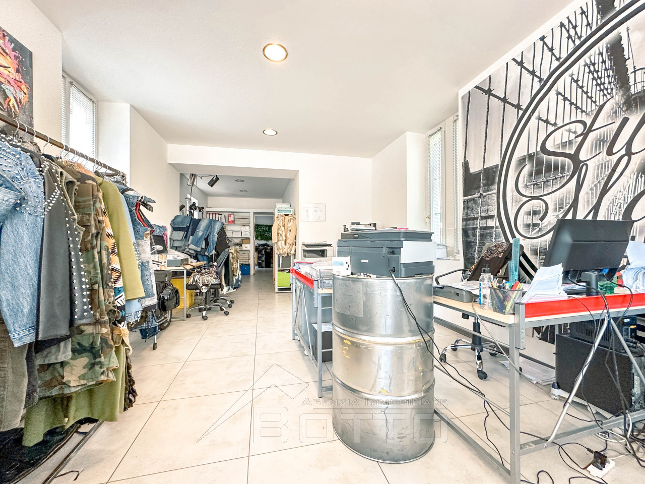 001__showroom-vendita-quarona-stanza4_wmk_0