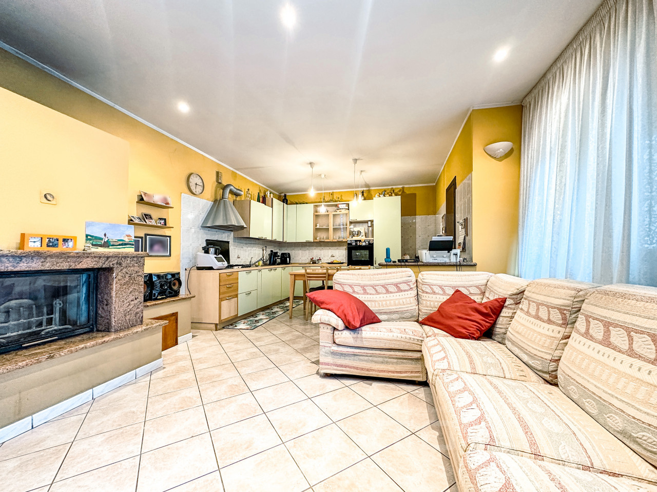 001__vendita-appartamento-grignasco-salotto1_wmk_0
