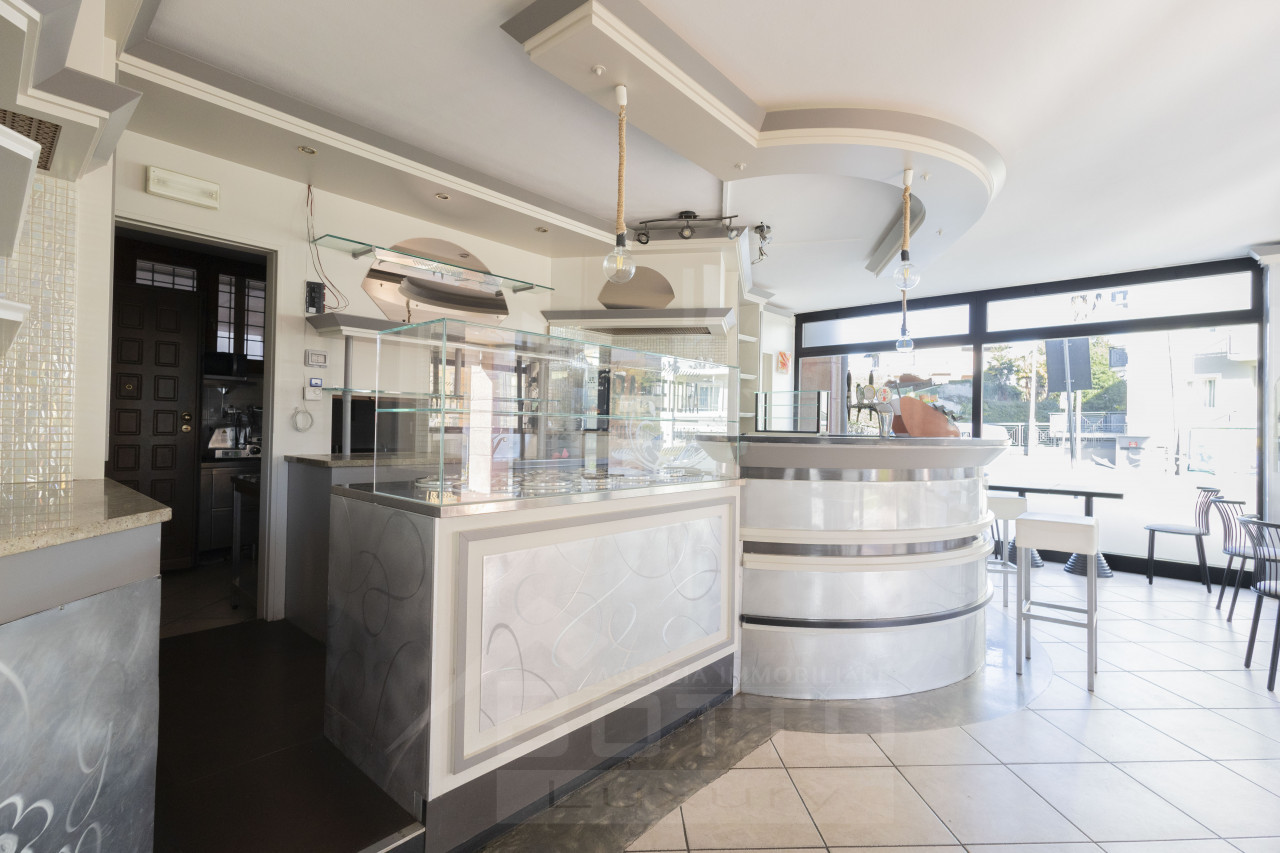001__vendita-gelateria-baveno1_wmk_0