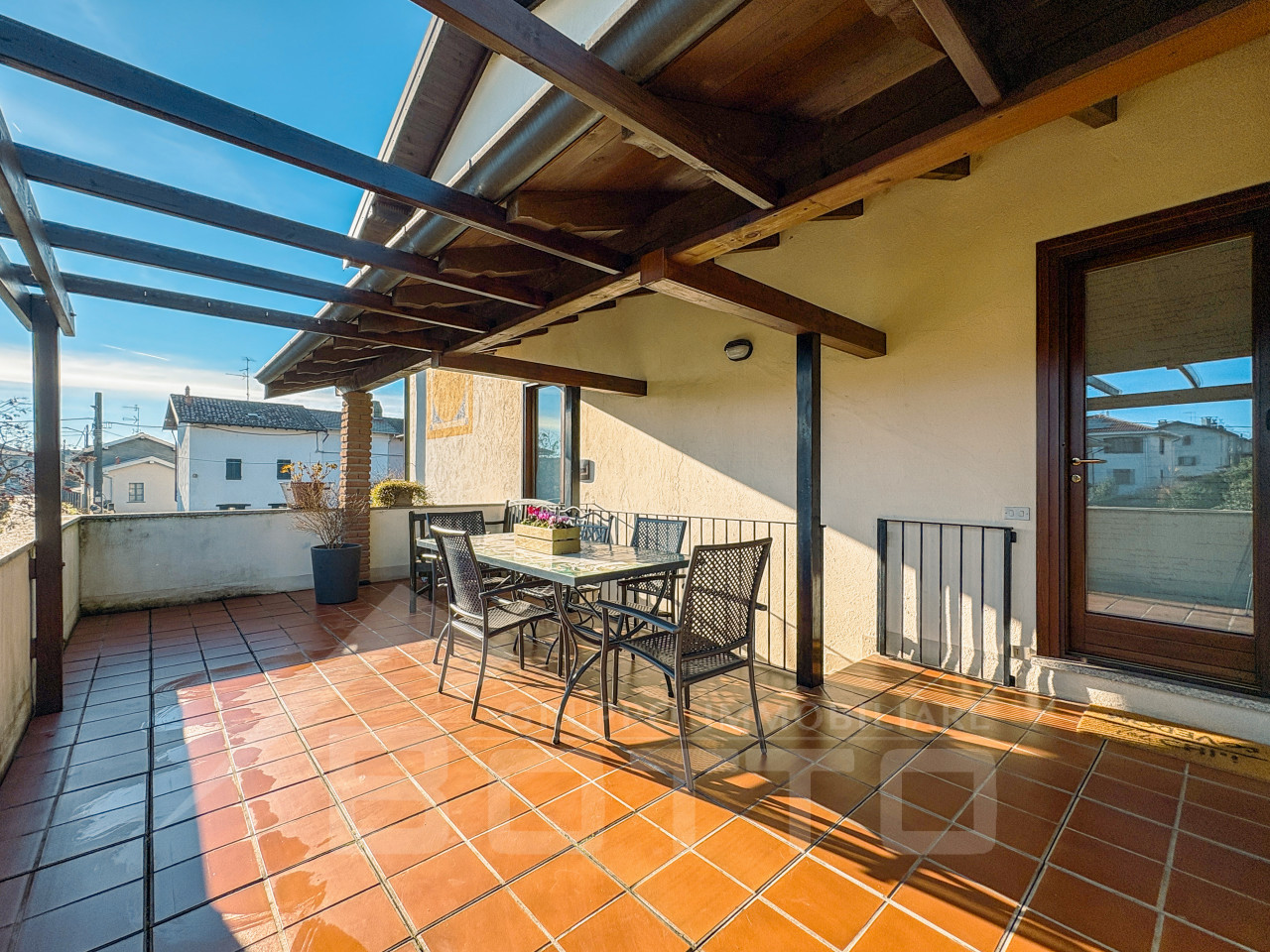 001__vendita-villa-marano-ticino-balcone2_wmk_0