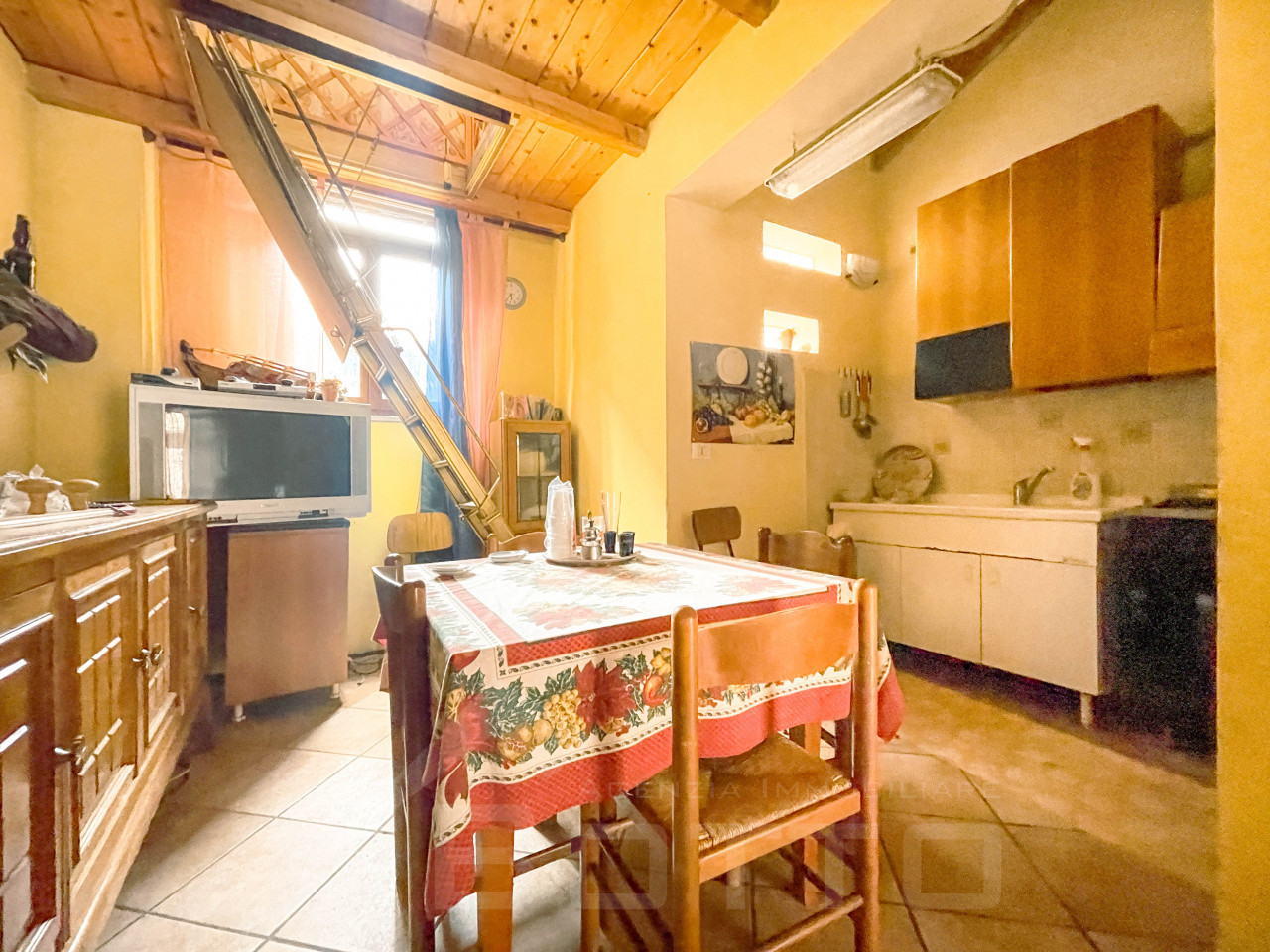 002__002__casa-vendita-ghemme-cucina12_wmk_0