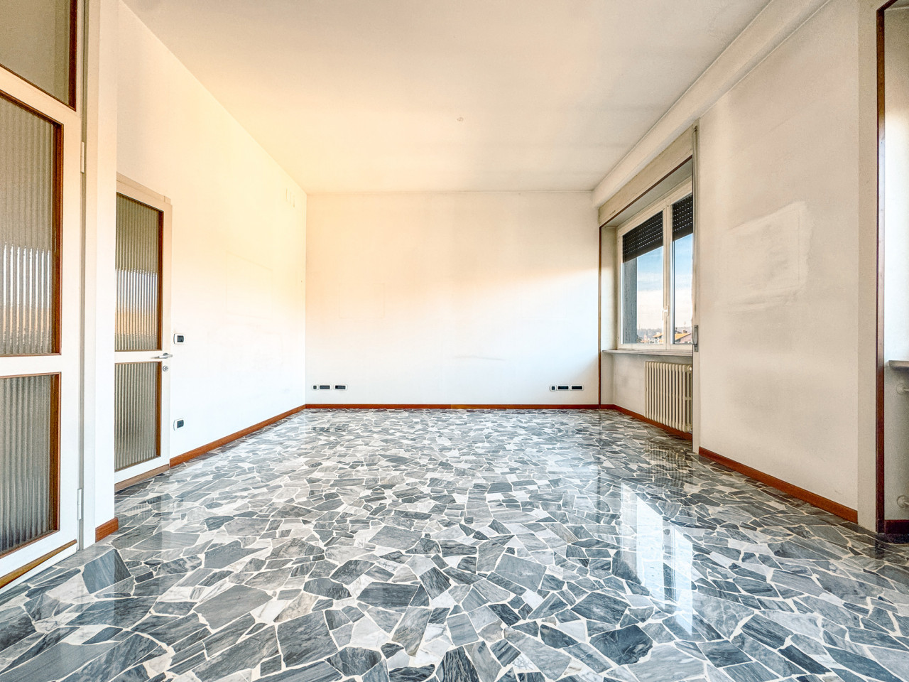 002__002__vendita-appartamento-borgomanero-soggiorno_wmk_0