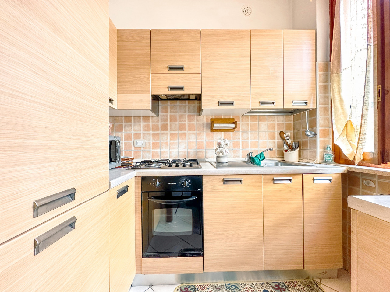 002__appartamento-vendita-borgosesia-cucina5
