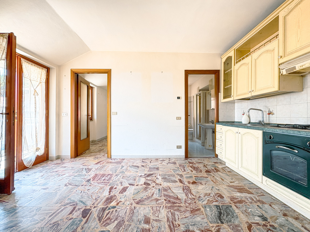 002__appartamento-vendita-brovello-cucina1_wmk_0