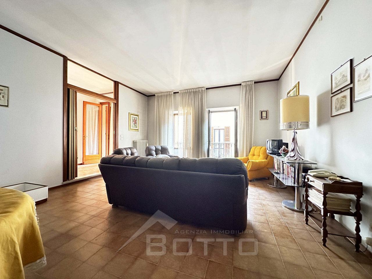 002__appartamento-vendita-romagnano-salotto