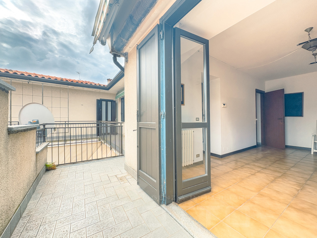 002__casa-vendita-borgomanero-balcone_wmk_0
