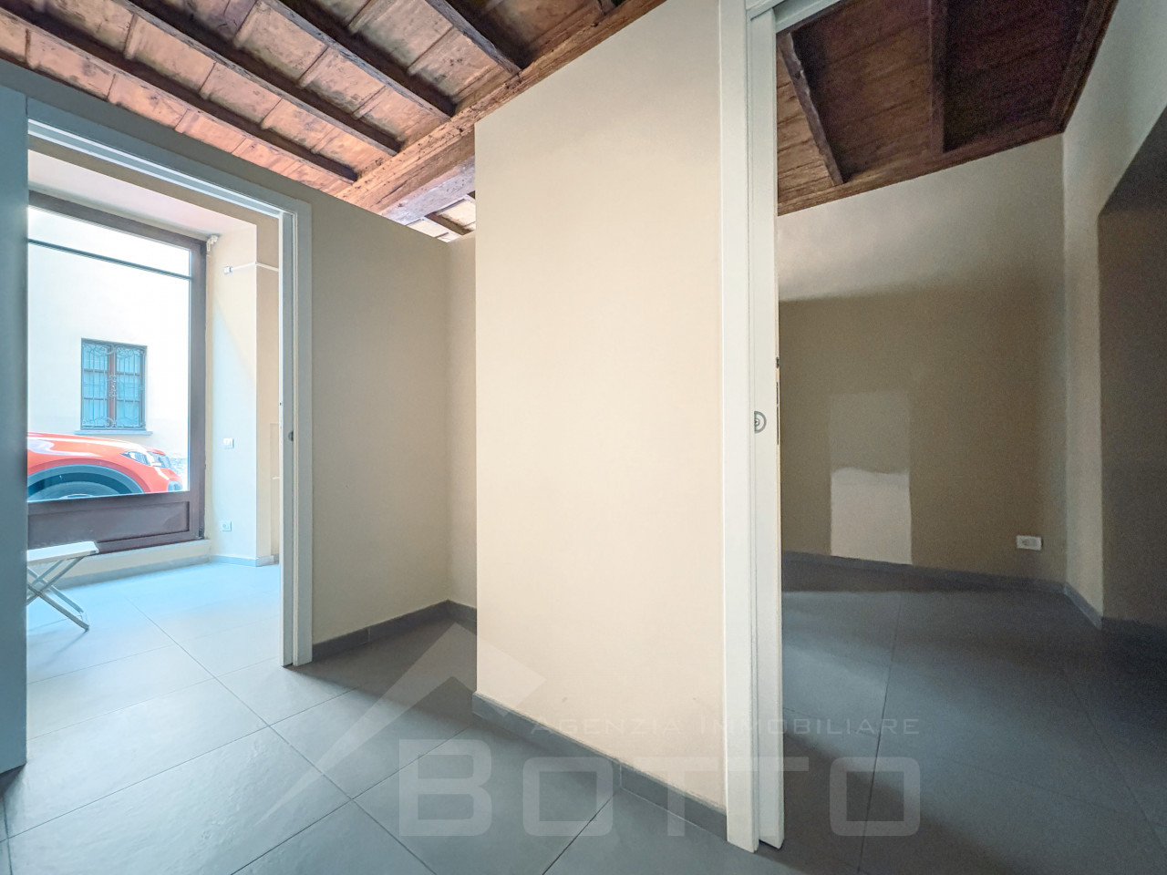 002__casa-vendita-borgomanero-stanza3_wmk_0