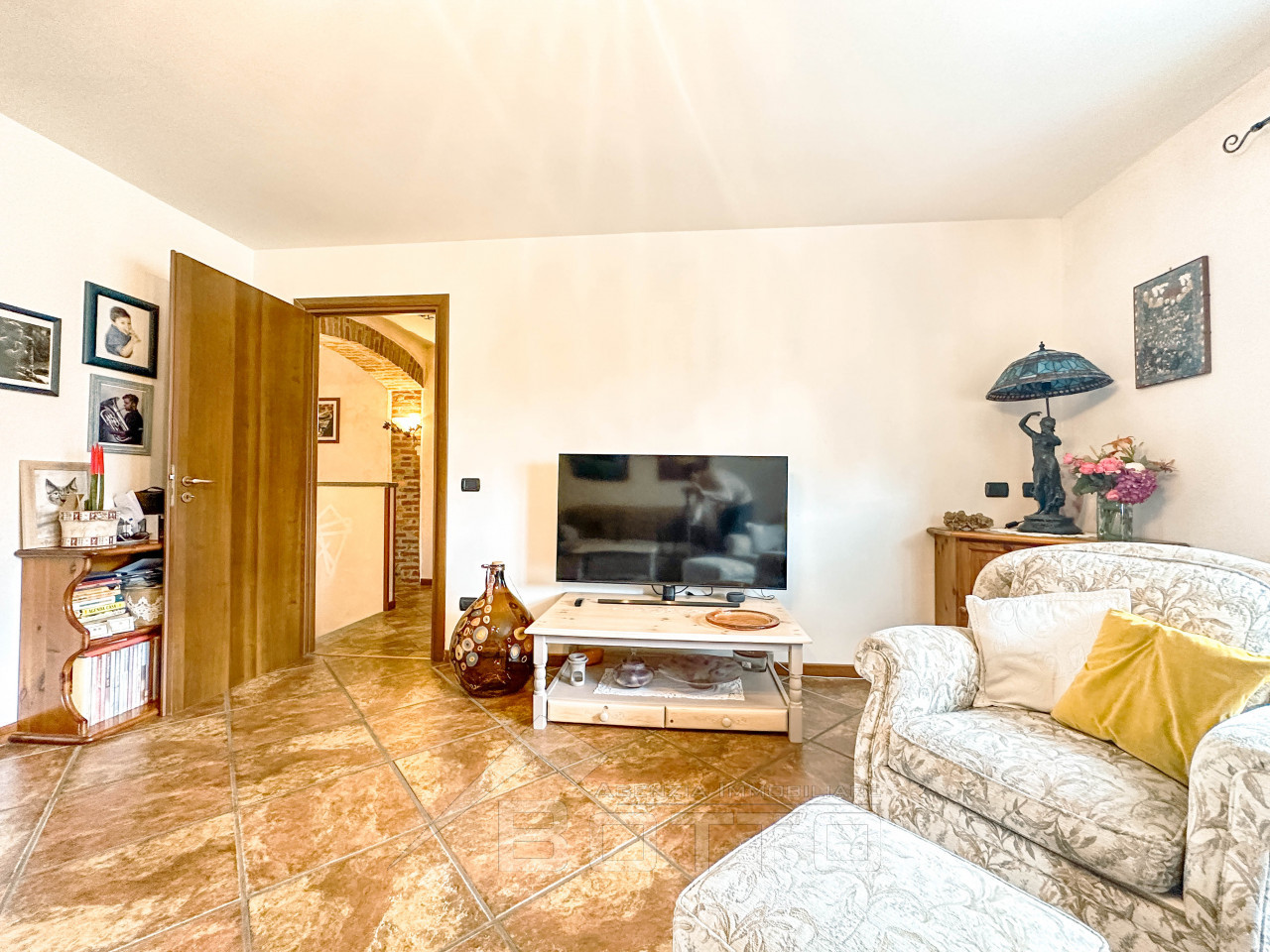 002__casa-vendita-cavallirio-salotto2_wmk_0