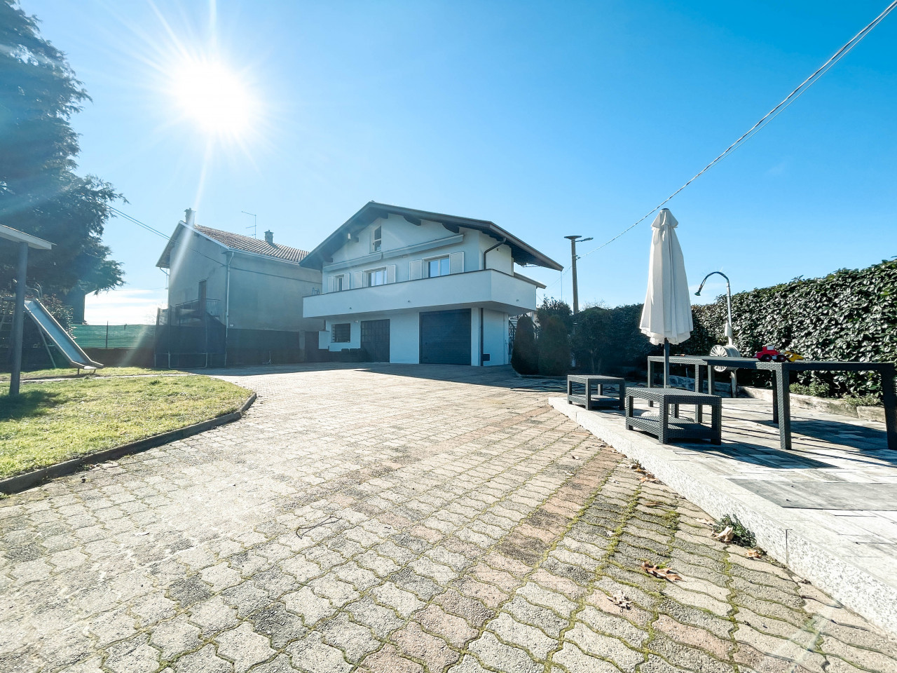 002__casa-vendita-oleggio-cortile1