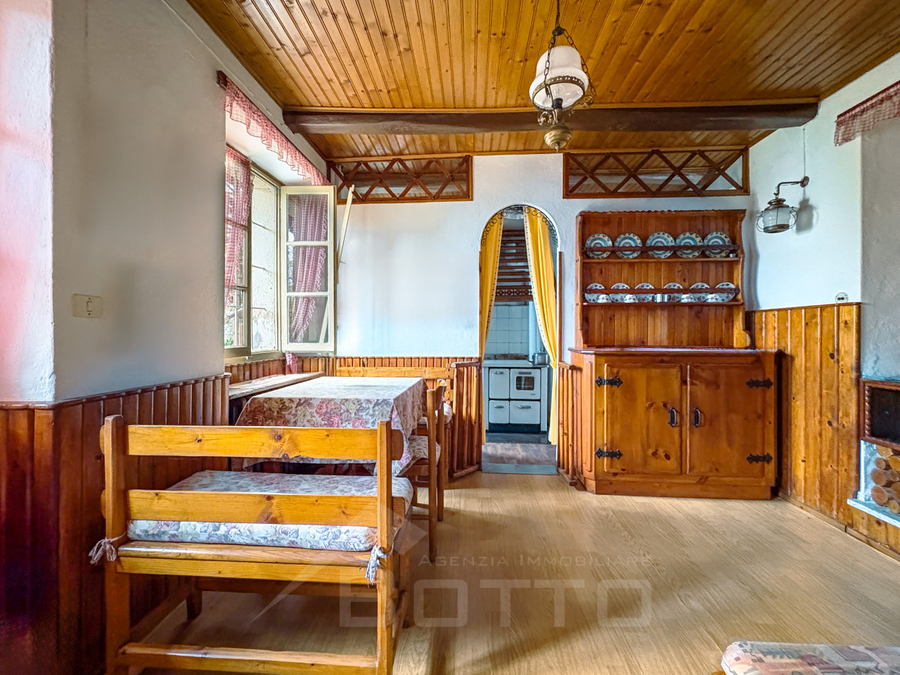 002__casa-vendita-quarna-sotto-soggiorno_wmk_0