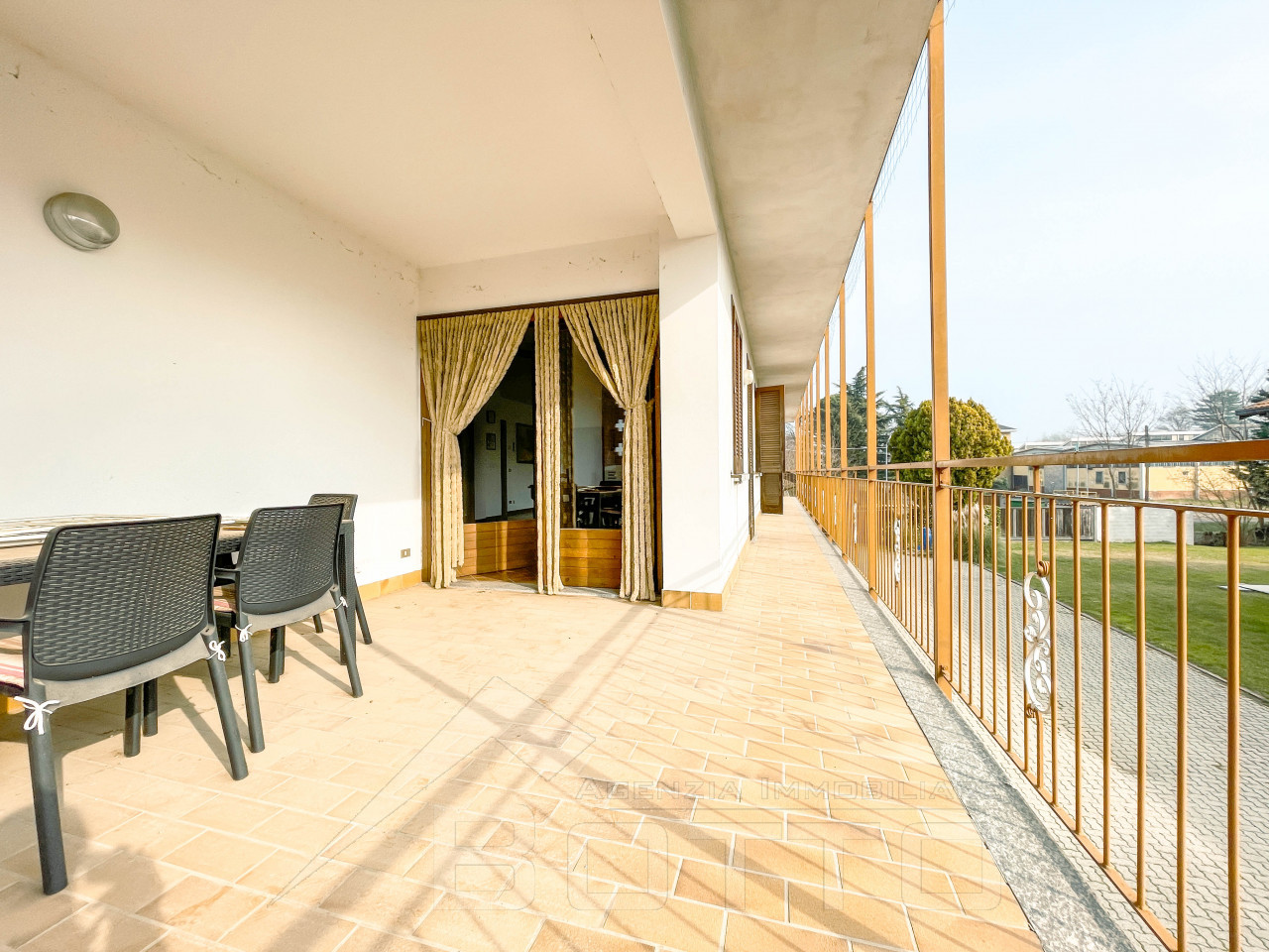 002__casa-vendita-suno-balcone4_wmk_0