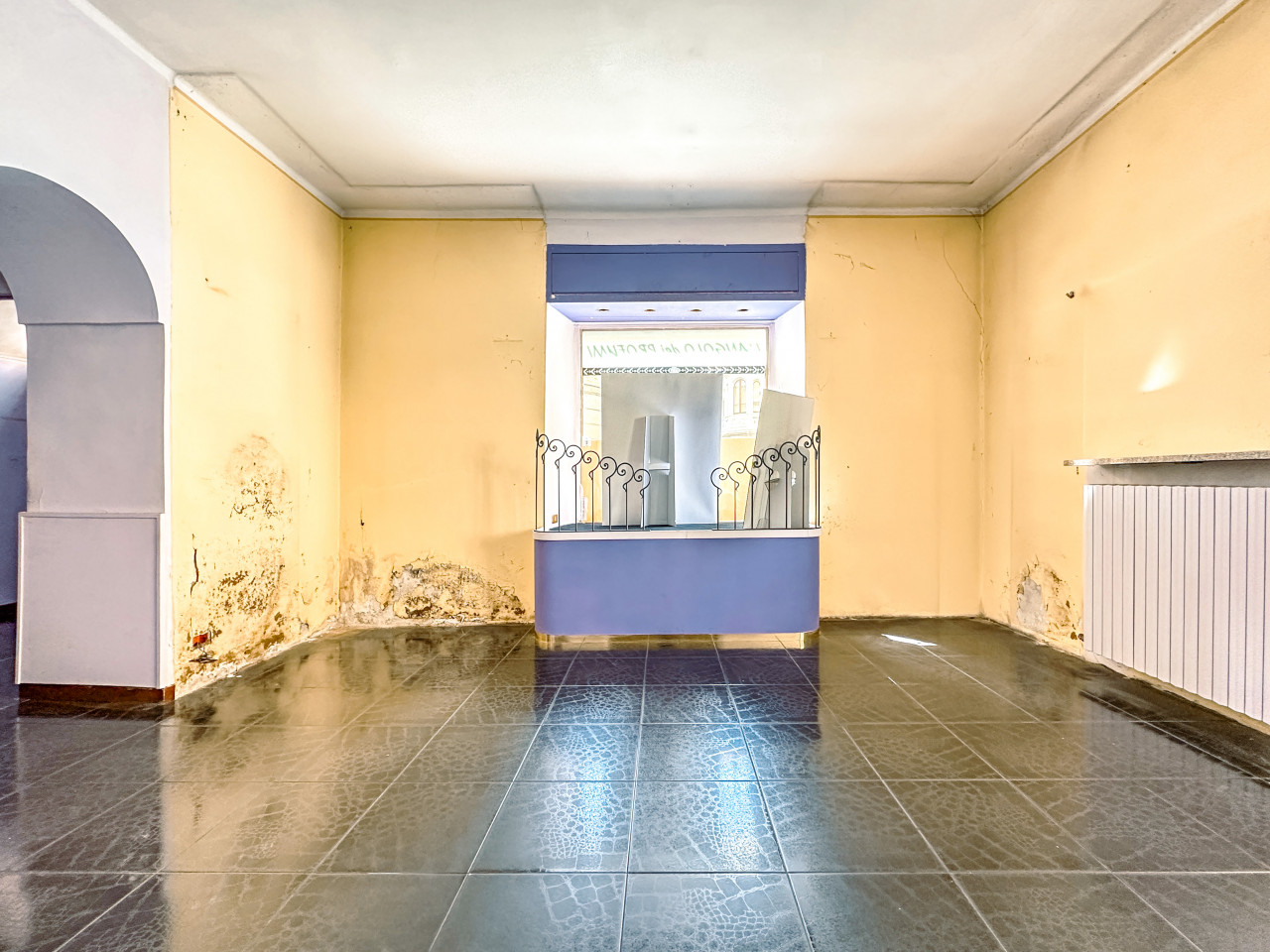 002__negozio-vendita-borgosesia-stanza3