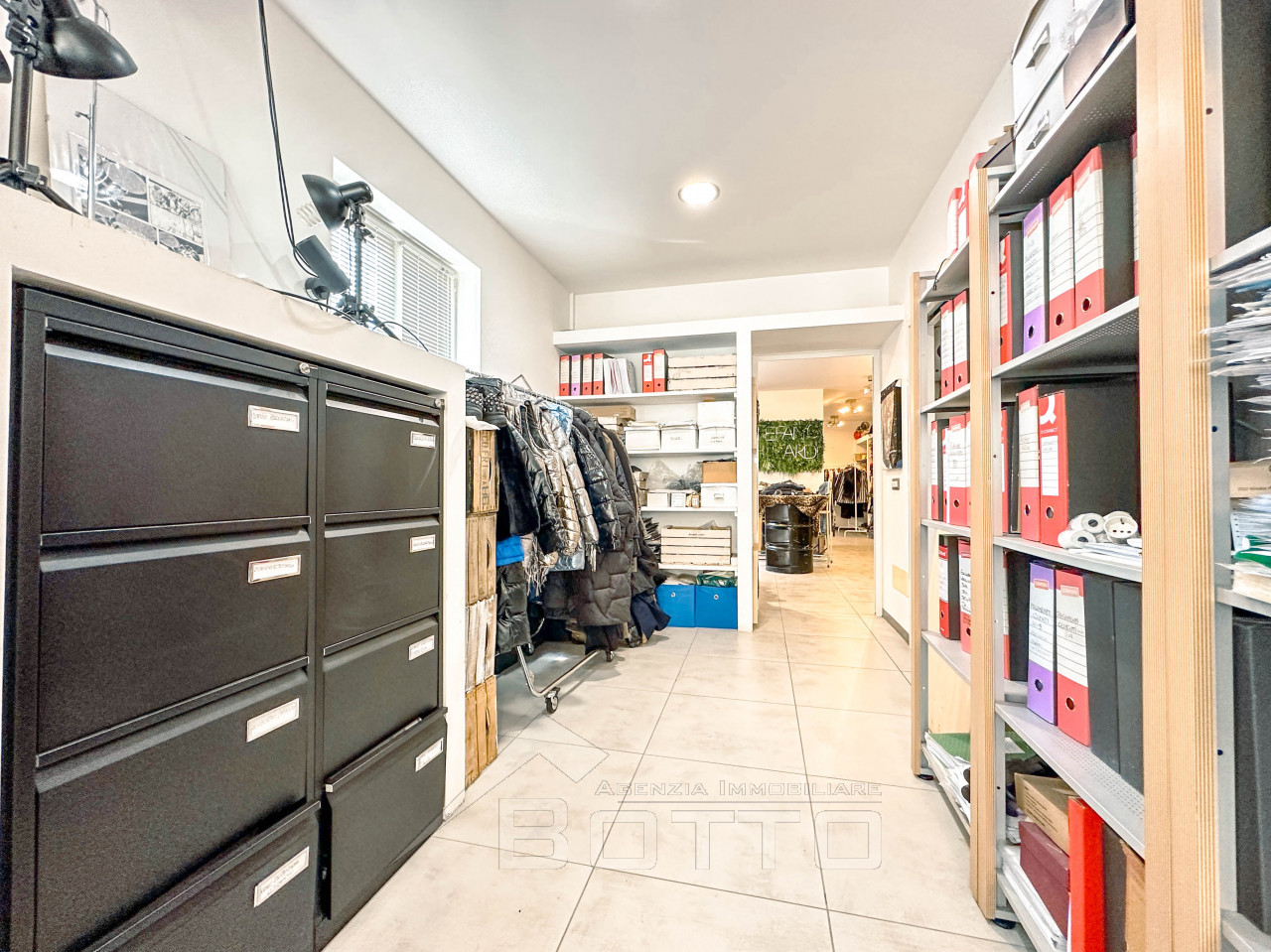 002__showroom-vendita-quarona-stanza2_wmk_0