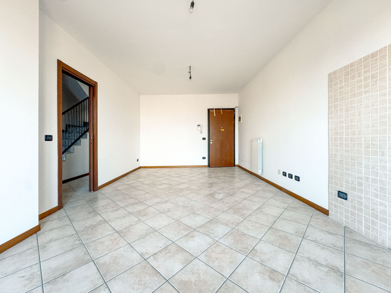 002__vendita-appartamento-borgomanero-cucina2_wmk_0