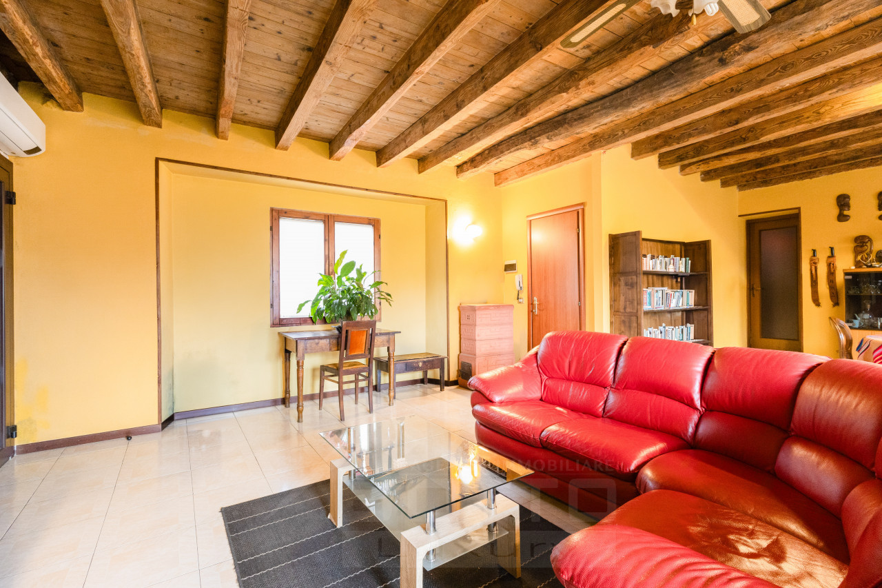 002__vendita-appartamento-ghevio-soggiorno1_wmk_0