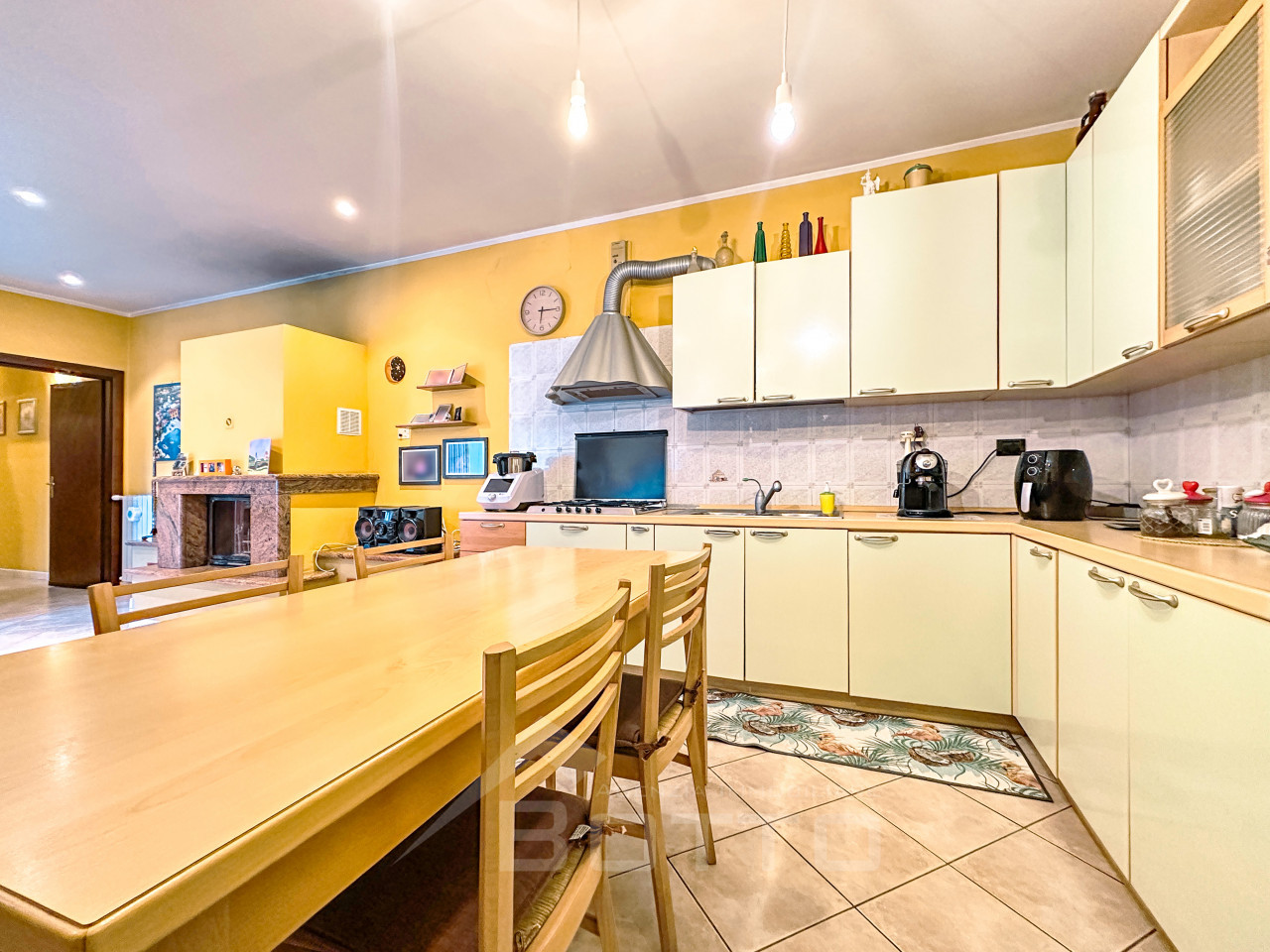 002__vendita-appartamento-grignasco-cucina_wmk_0