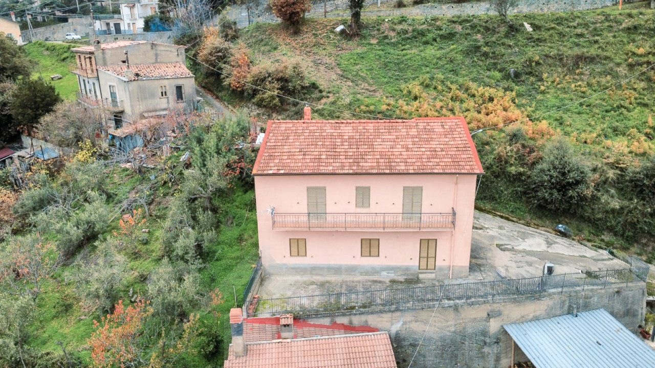 002__vendita-casa-indipendente-falerna-esterno5_wmk_0