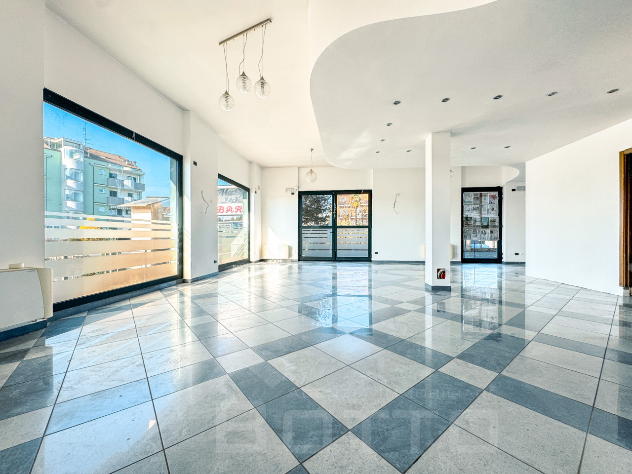 002__vendita-negozio-borgomanero-interno1_wmk_0