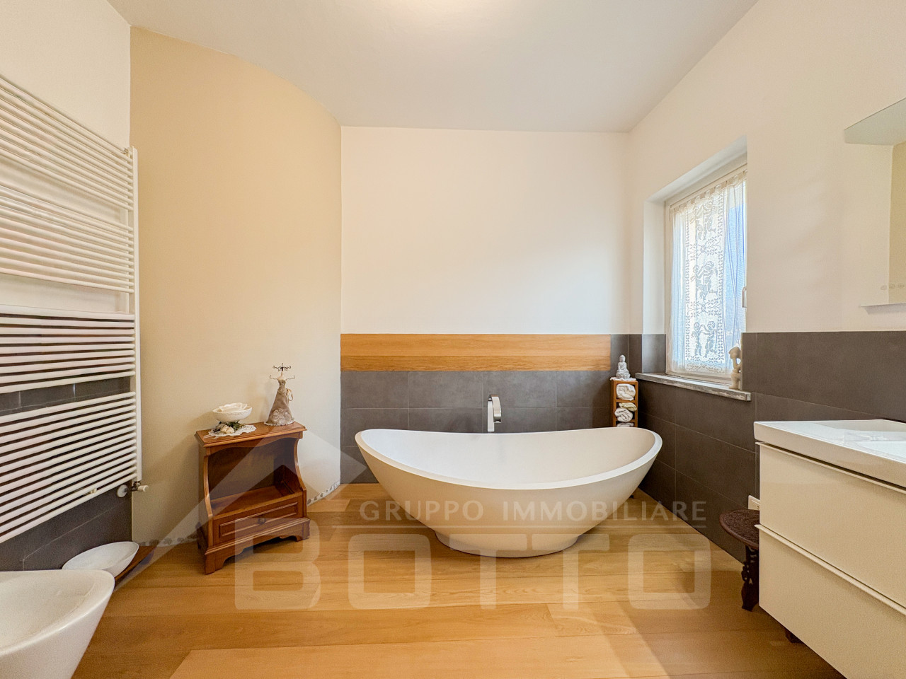 002__vendita-villa-oleggio18_wmk_0