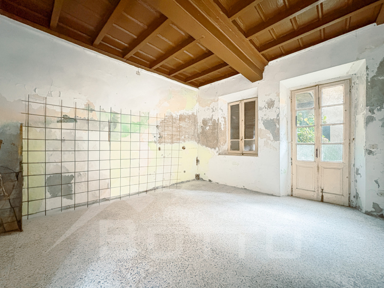 003__10vendita-oleggio-rustico-primo-piano4_wmk_0